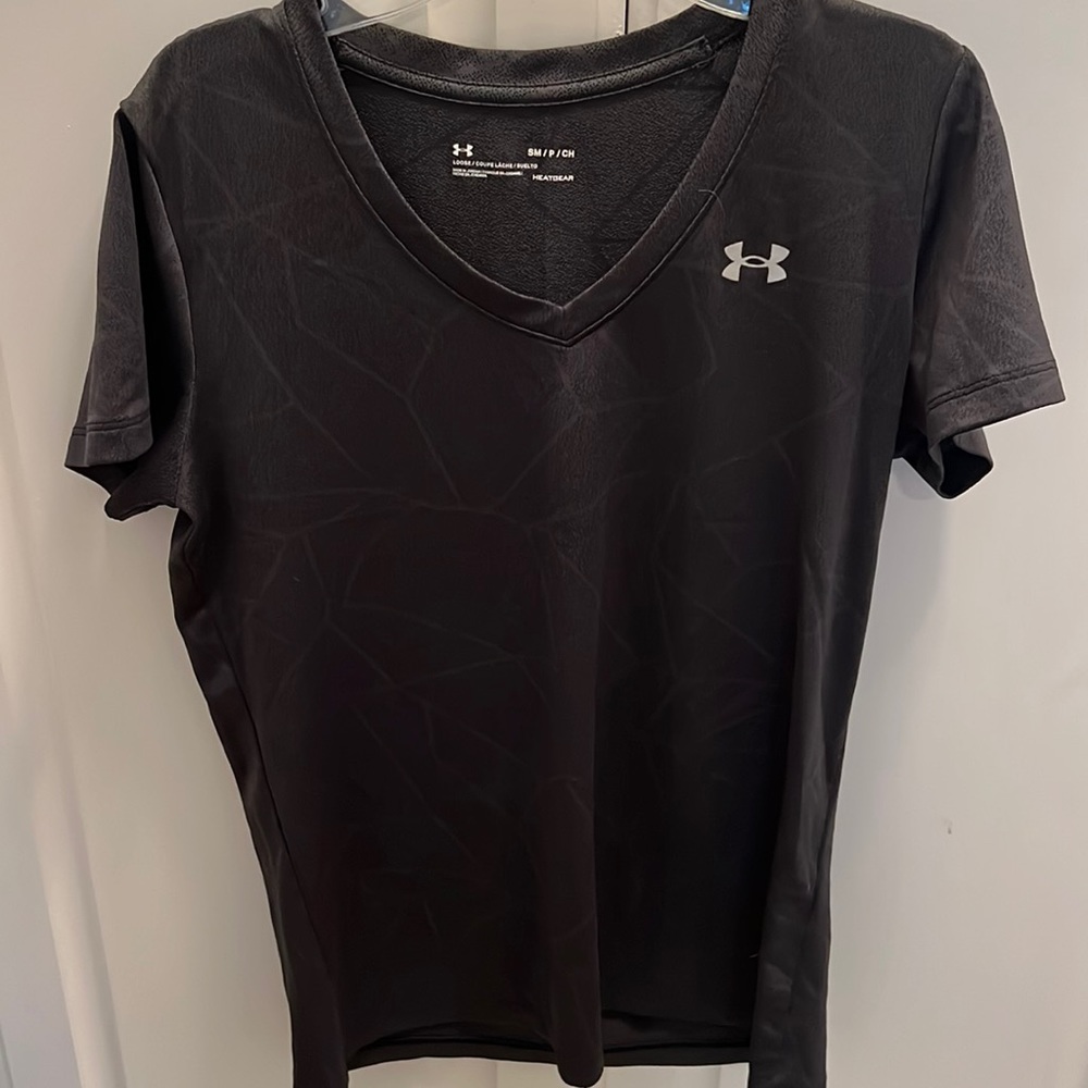 Under Armour Small Athletic Tshirt